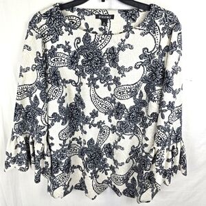 Roz & Ali Black and White Floral Scallop Hem Bell Sleeve Women's Shirt Sz XL